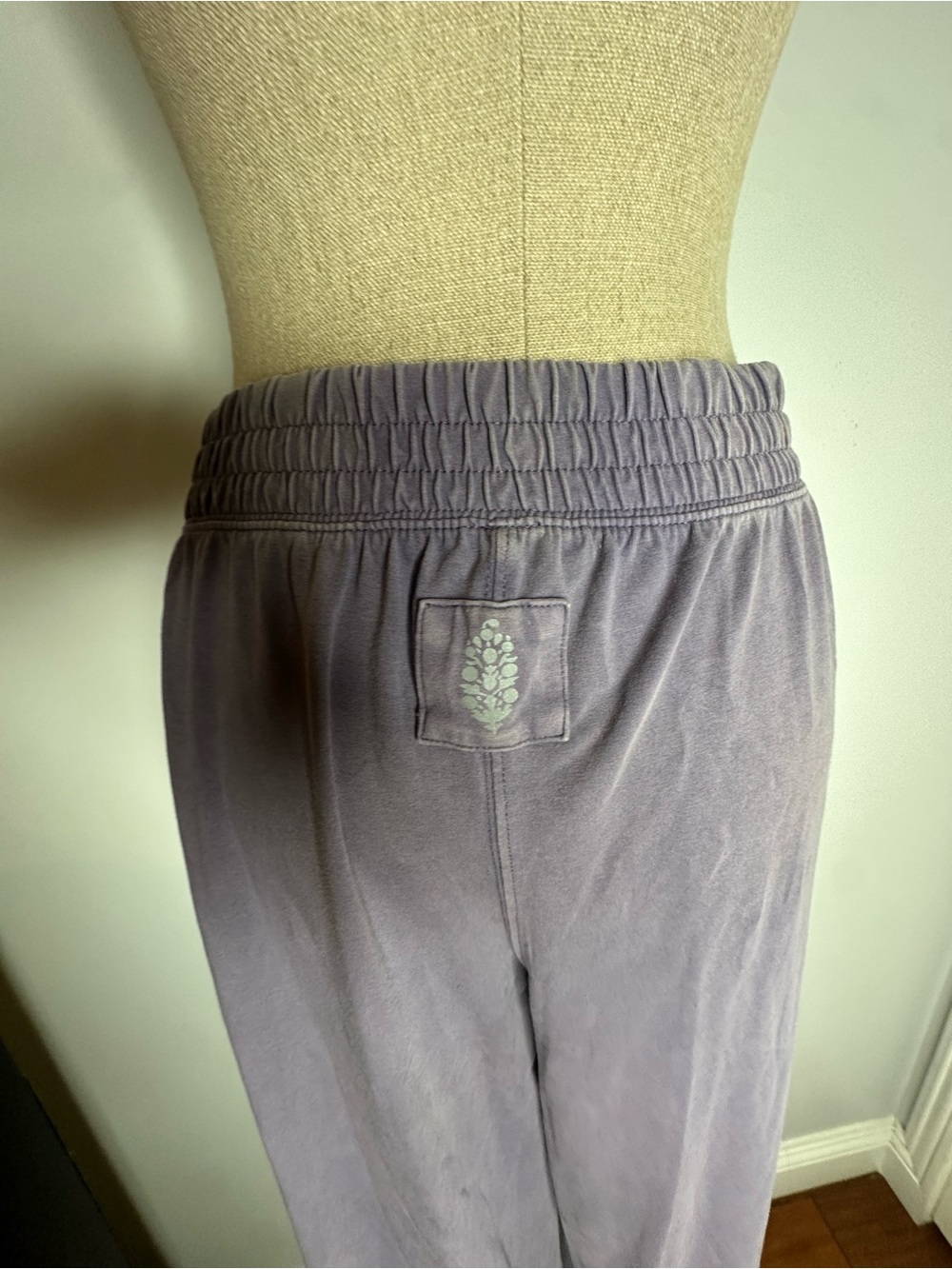 FP Movement by Free People balloon-style sweatpants in a washed purple/lavender - Picture 5 of 10